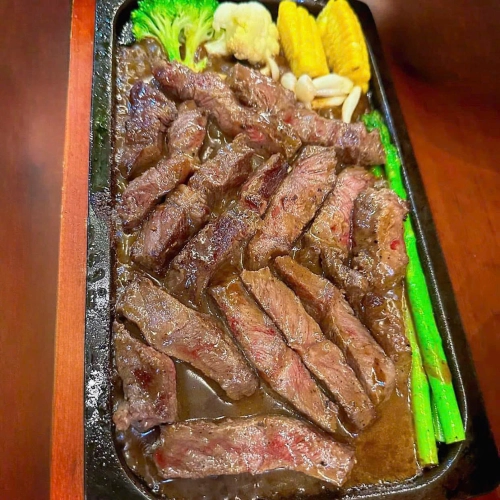 Bò Mỹ Nướng Đá