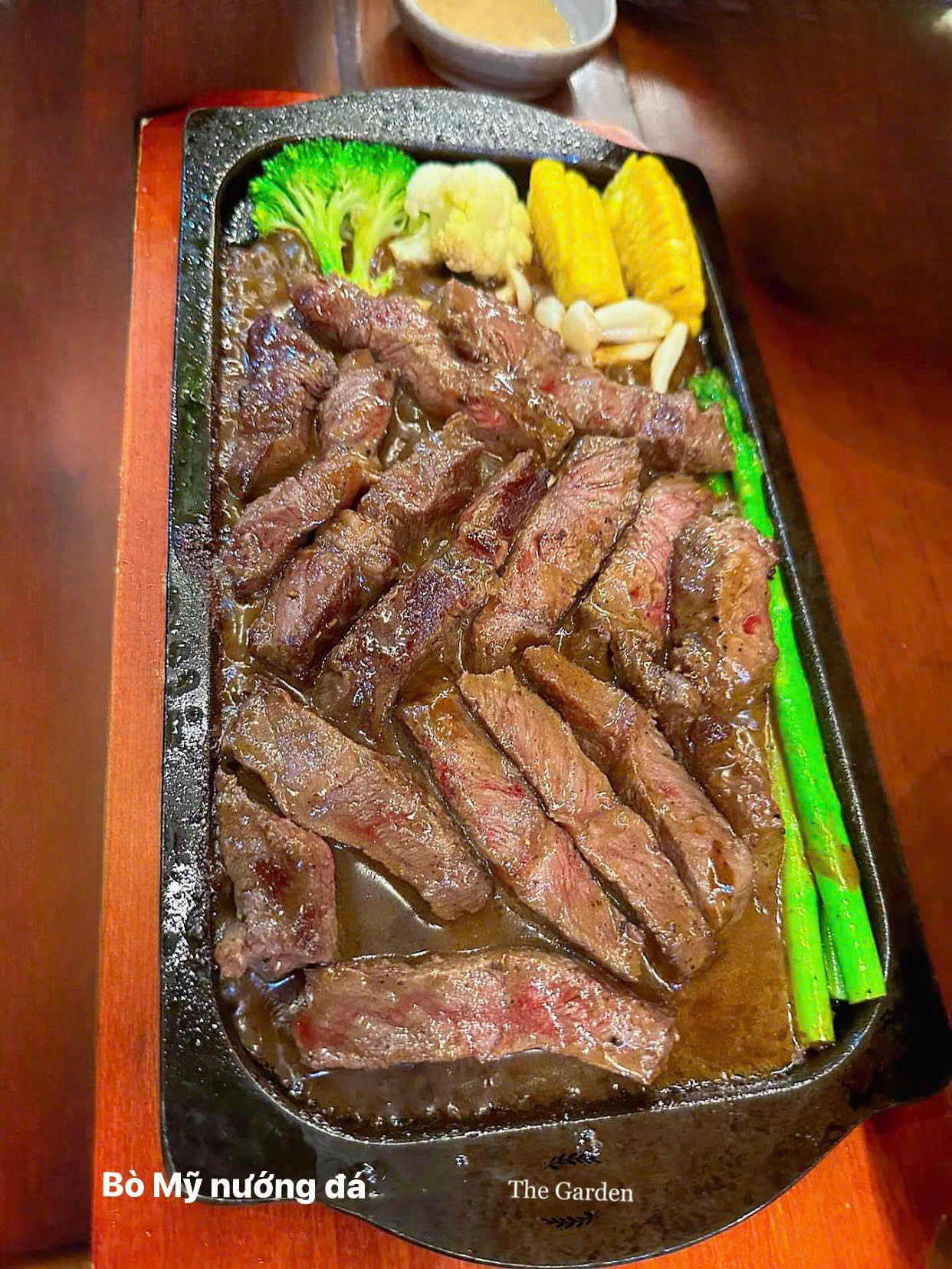 Bò Mỹ nướng đá