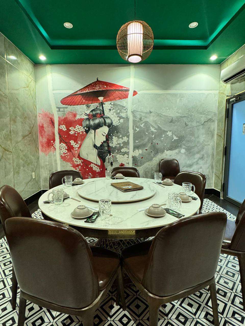 PHÒNG VIP TẠI THE GARDEN