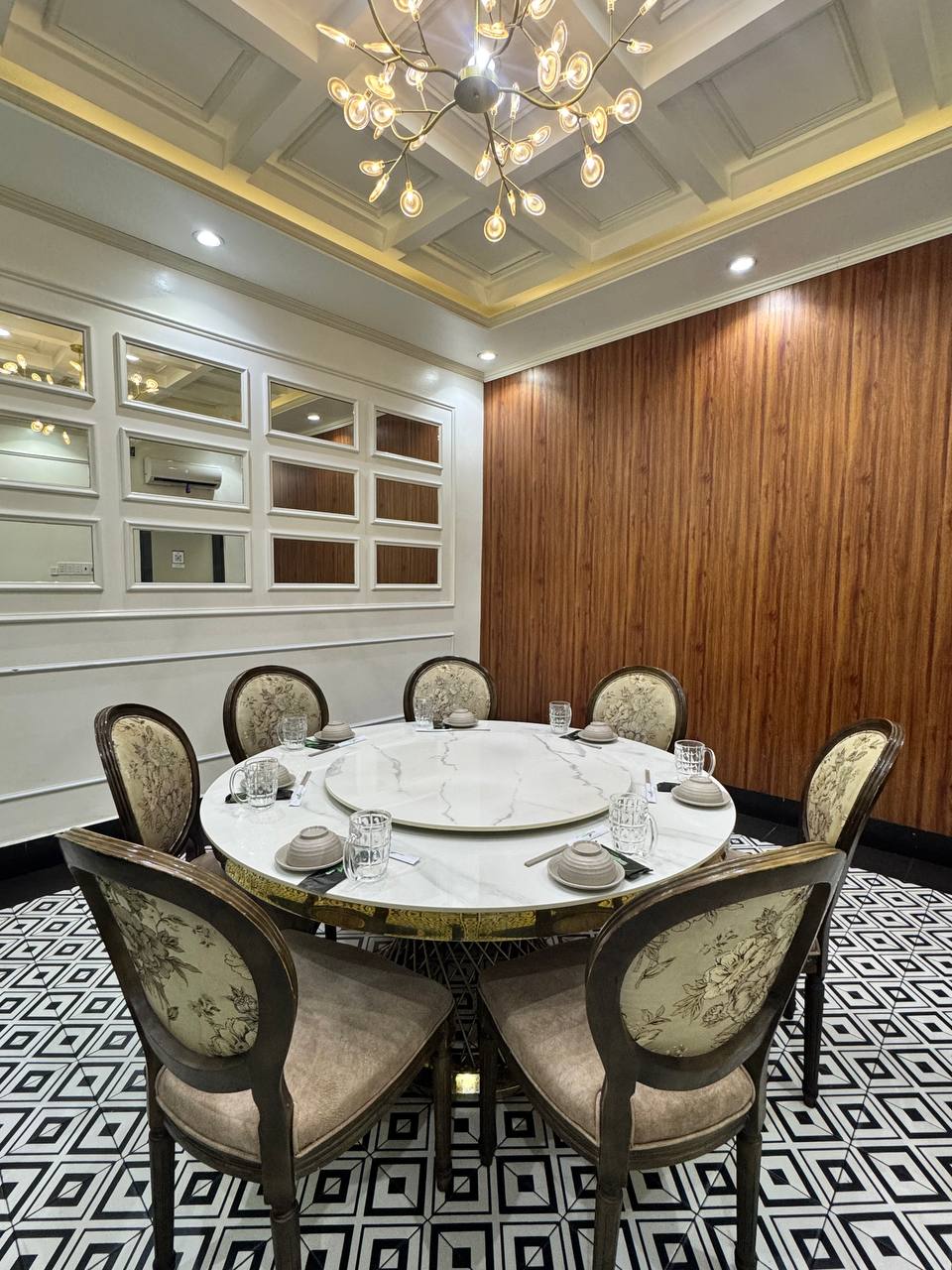 PHÒNG VIP TẠI THE GARDEN